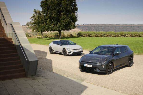 Modelo de la gama Kia EV en las imágenes de prensa de octubre de 2026