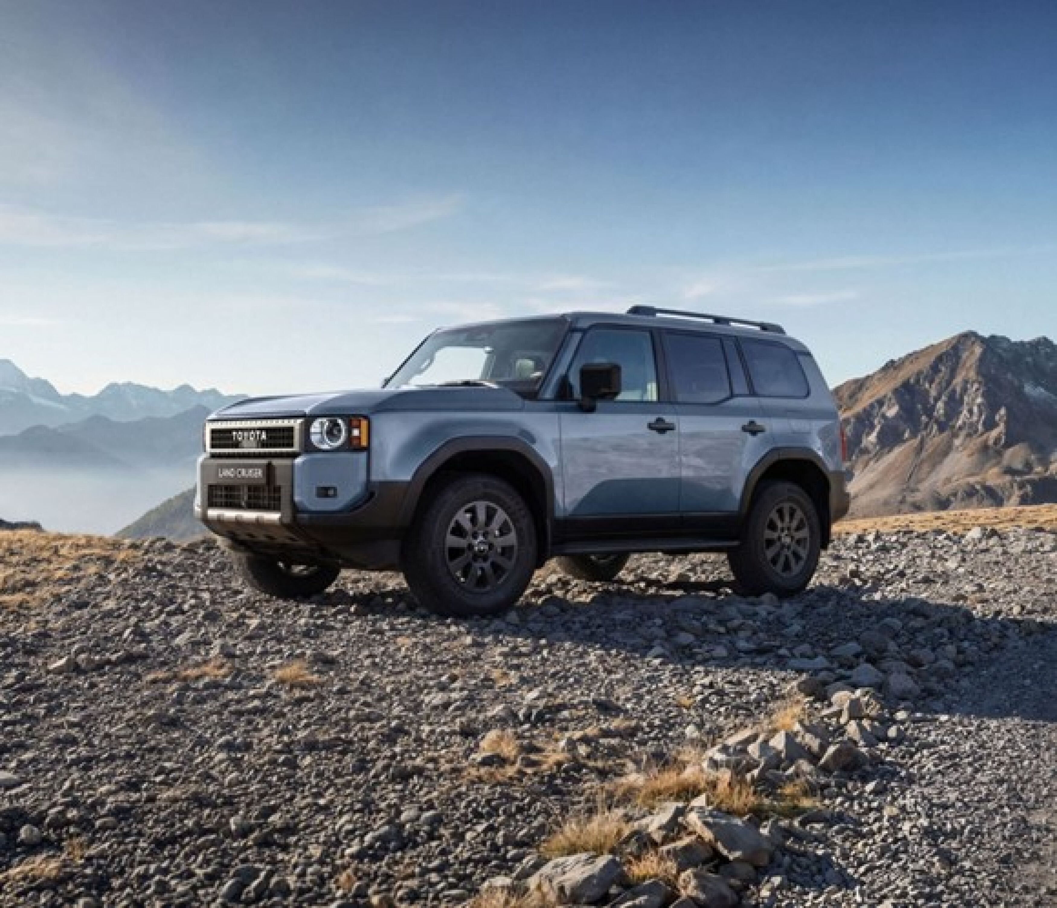 Toyota Land Cruiser incorpora el acabado GX e introduce nueva configuración 5 plazas a toda su gama