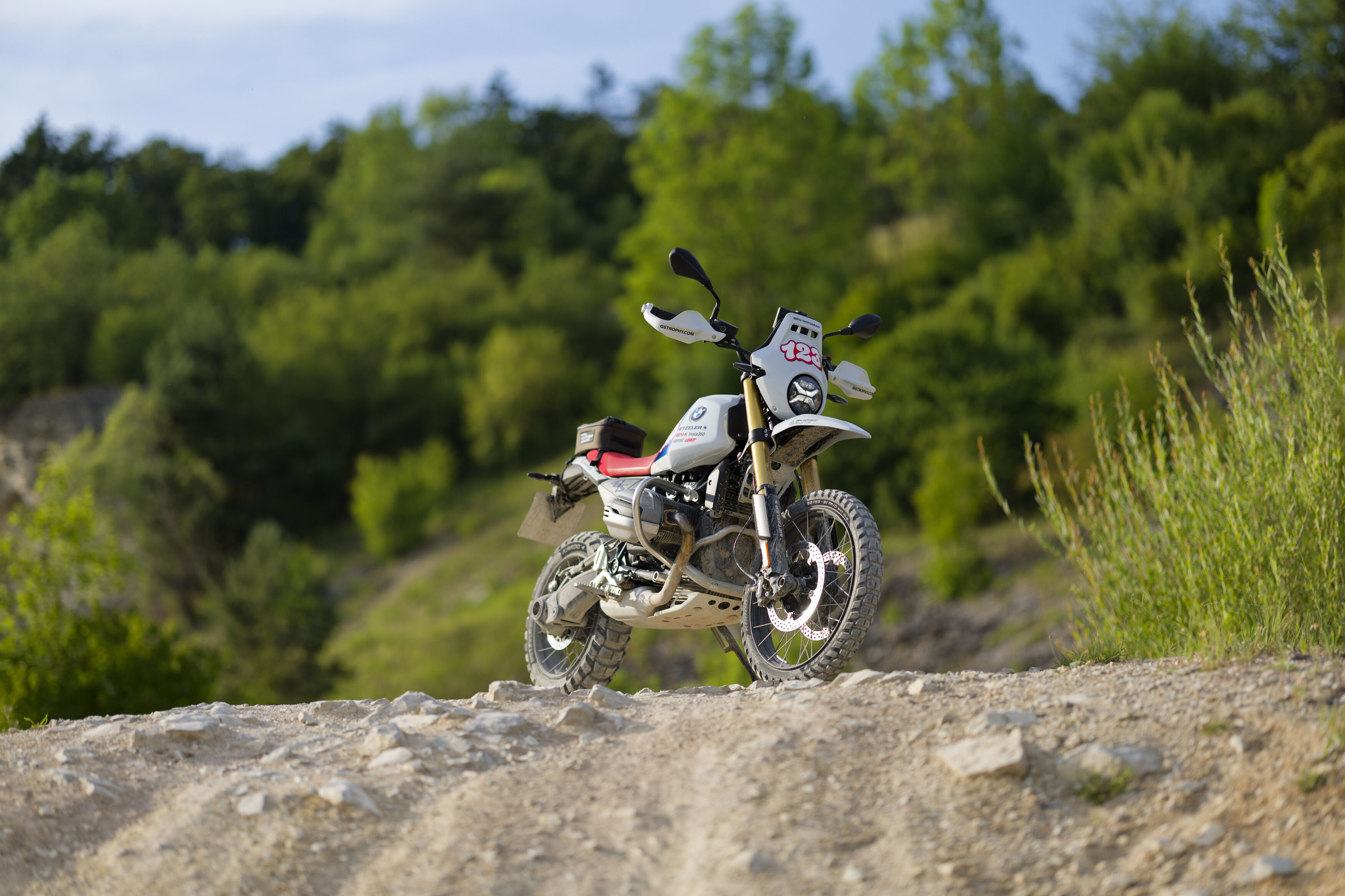 BMW Motorrad presenta la moto de competición del GS Trophy: la BMW R 12 G/S.