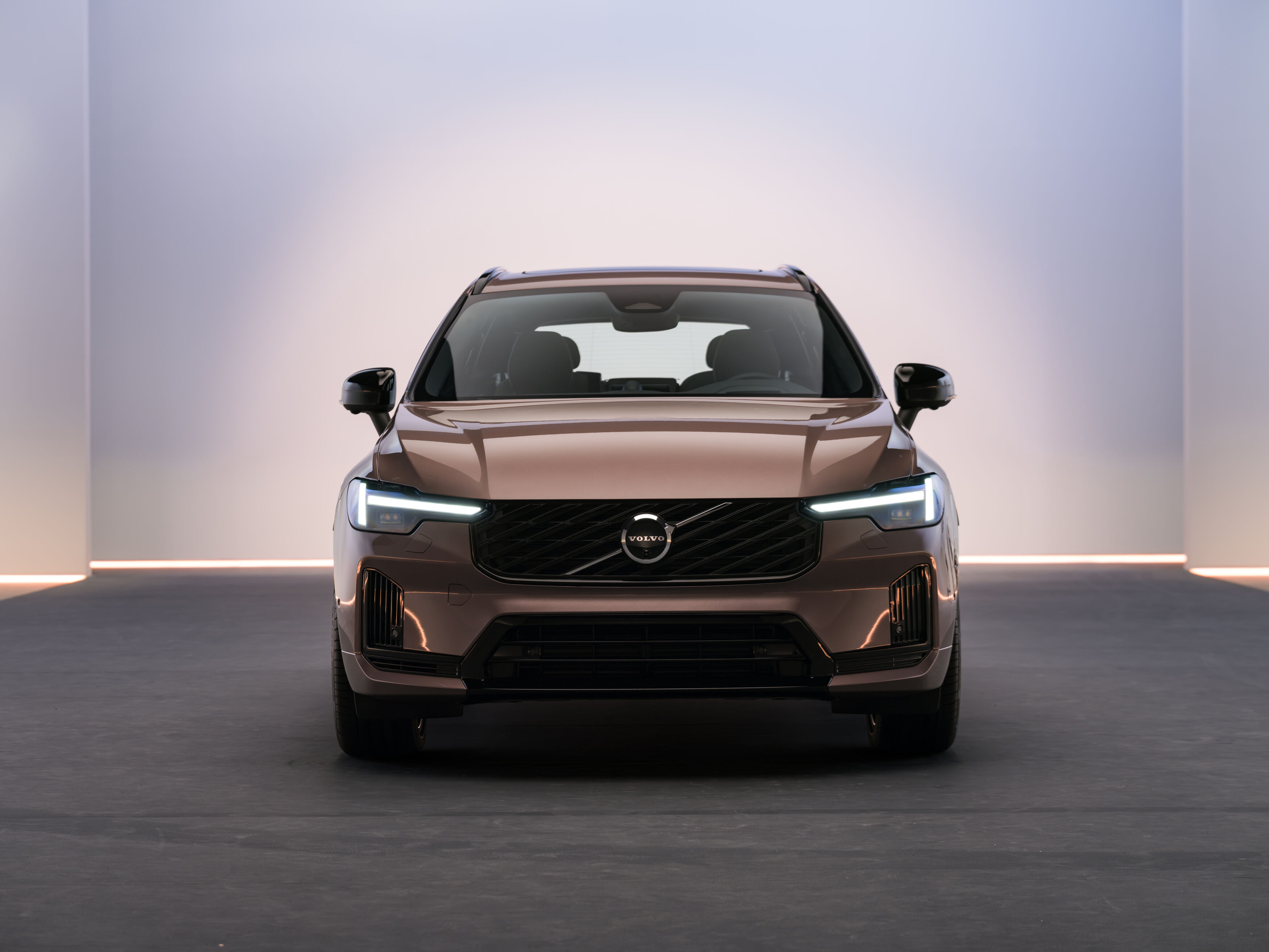 Volvo Cars lanza variantes híbridas enchufables de gran autonomía de los SUV superventas XC60 y XC90