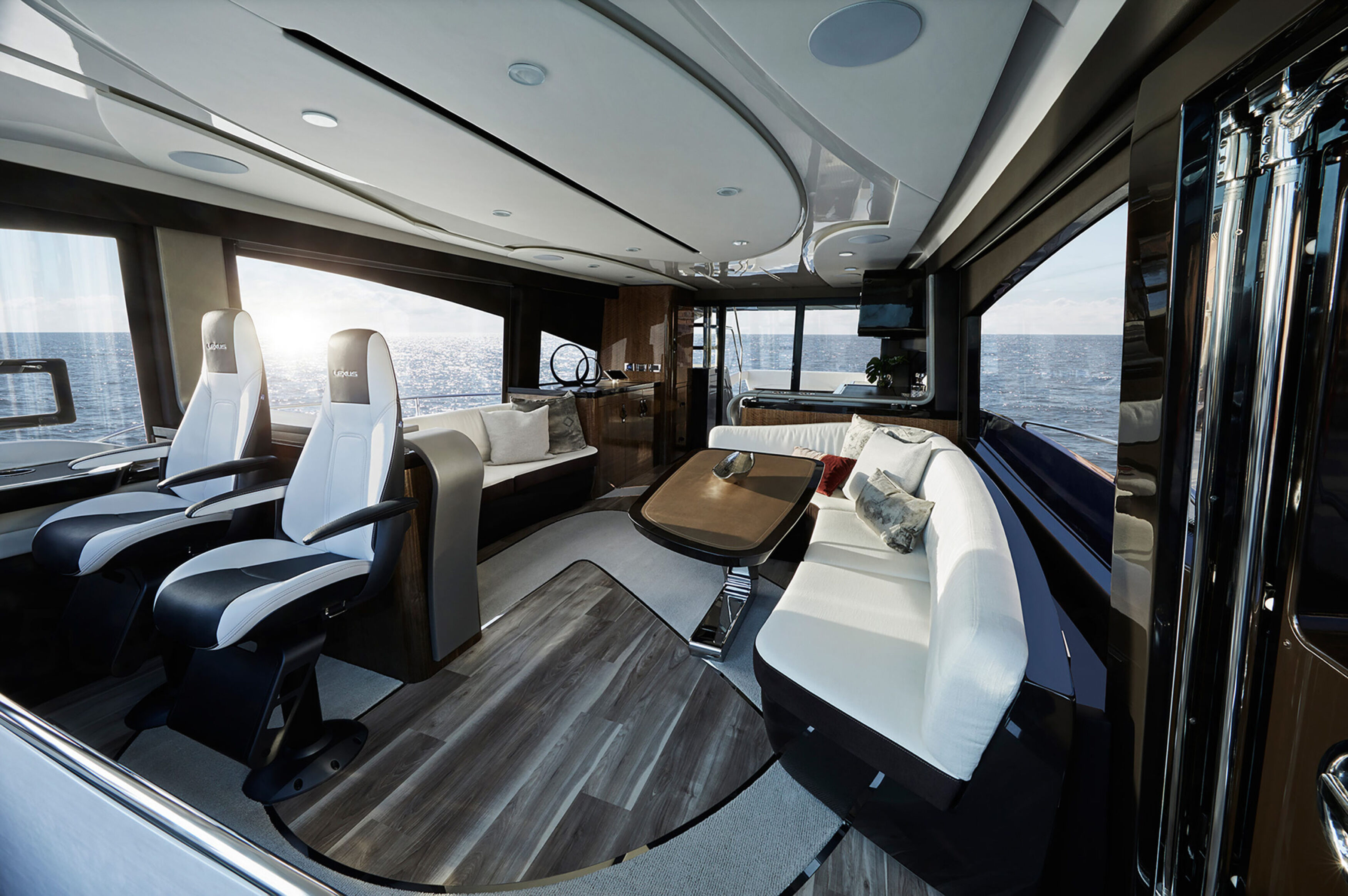 Con El Mar Abierto Como Escenario, Lexus Presenta El Yate De Lujo LY680